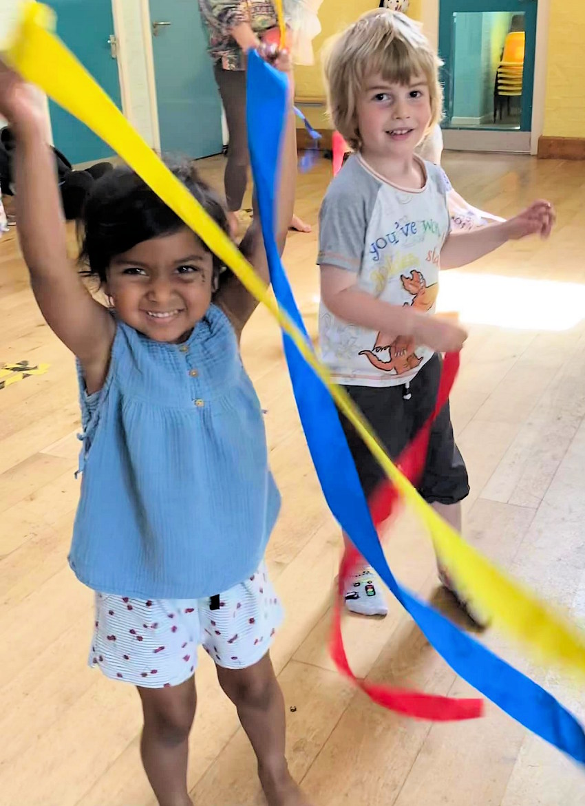 Mother Toddler and baby creative dance and movement class in Cambridge and Cambridgeshire
